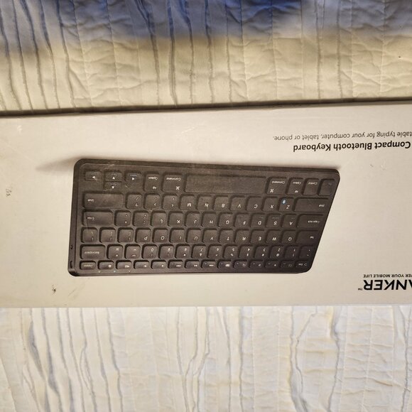 NWT Anker Ultra Compact Bluetooth Keyboard - Picture 4 of 6